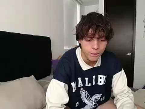 Santiago kiler online show from 02-03-25, 05:03