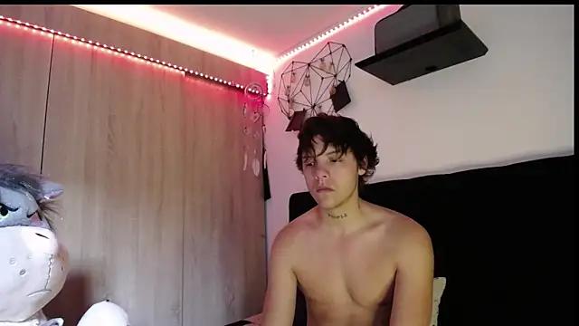 Santiago kiler online show from 02-02-26, 12:04