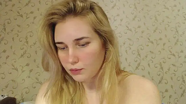 mmmPinUpGirl online show from 09-15-25, 06:52