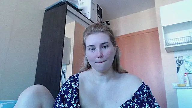 Snapshot of mmmPinUpGirl chatting on 06-07-26, 08:18 mmmPinUpGirl online show from 06-07-26, 08:18