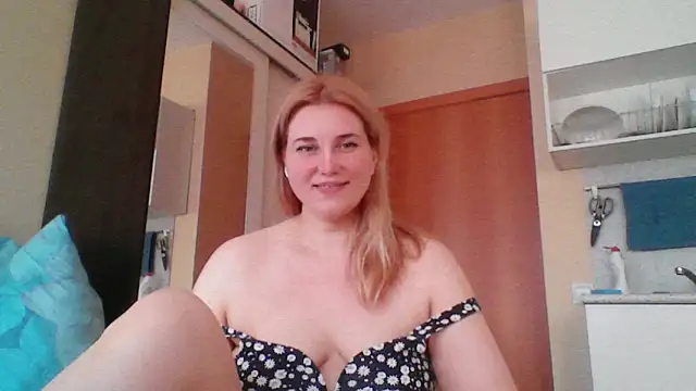 Snapshot of mmmPinUpGirl chatting on 06-29-26, 03:34 mmmPinUpGirl online show from 06-29-26, 03:34