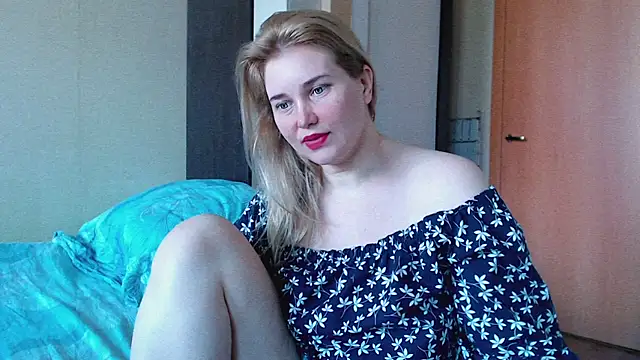 Snapshot of mmmPinUpGirl chatting on 06-30-26, 08:15 mmmPinUpGirl online show from 06-30-26, 08:15