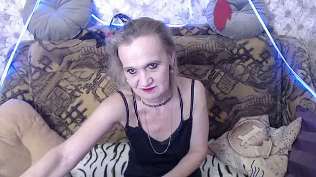 Snapshot of MissBekker chatting on 10-02-25, 11:45 MissBekker online show from 10-02-25, 11:45
