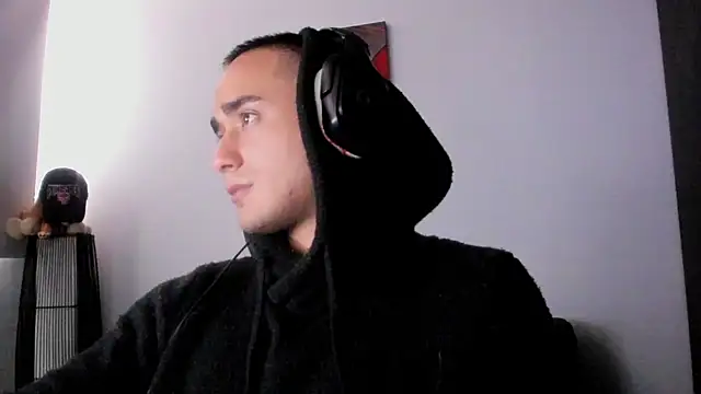 Snapshot of AlexRivera6 chatting on 12-19-24, 07:07 AlexRivera6 online show from 12-19-24, 07:07