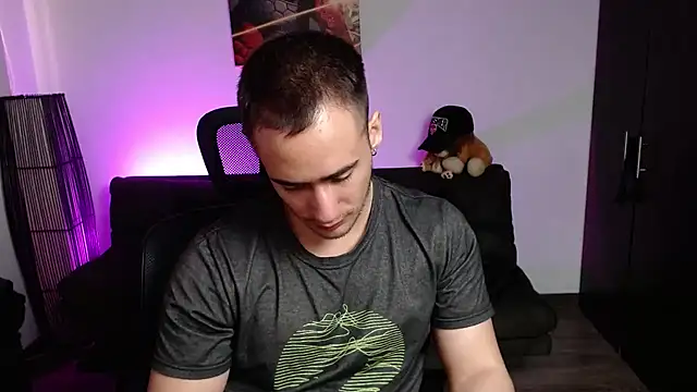 Snapshot of AlexRivera6 chatting on 01-20-25, 10:48 AlexRivera6 online show from 01-20-25, 10:48