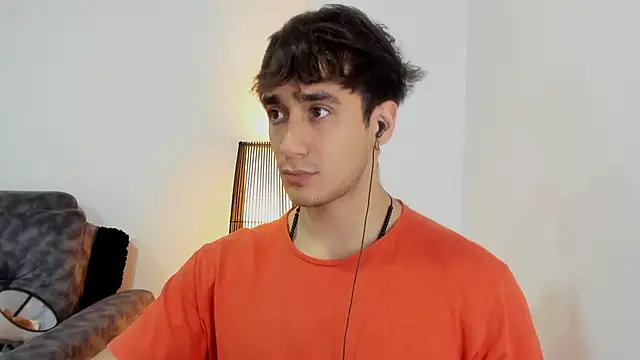 Snapshot of AlexRivera6 chatting on 11-19-25, 05:57 AlexRivera6 online show from 11-19-25, 05:57