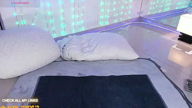 ohyesly  online show from 09-30-25, 11:04