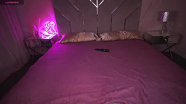 Daphne Moss online show from 01-27-25, 01:52