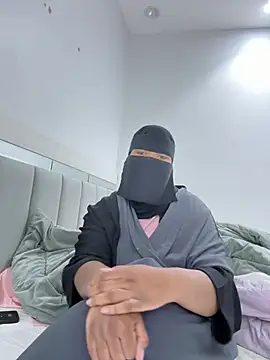 Snapshot of Submissive_Arab chatting on 12-15-24, 03:53 Submissive Arab online show from 12-15-24, 03:53