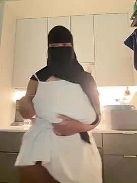 Submissive Arab online show from 05-07-26, 08:14