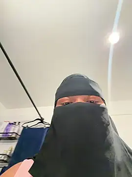 Submissive Arab online show from 05-17-26, 02:09