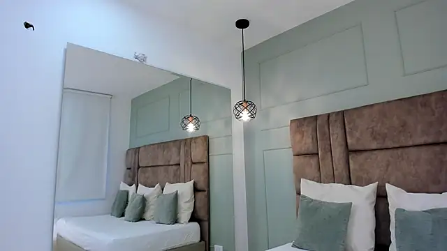 princesaparis online show from 01-28-25, 11:49