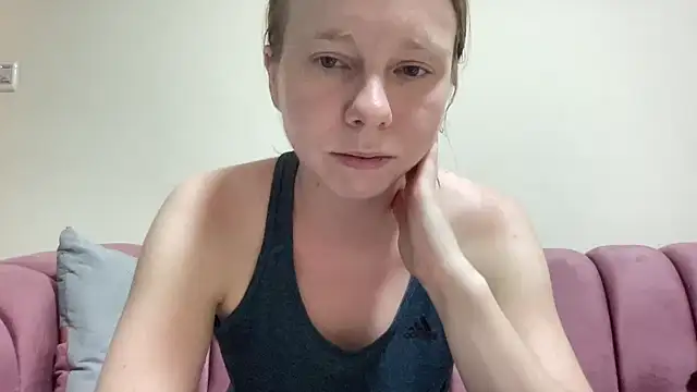 SweetLucy96 online show from 10-01-25, 12:44