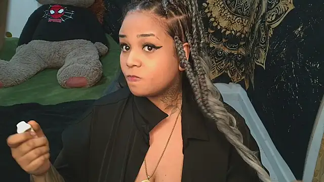 Amaranthagolldiie online show from 04-21-26, 11:29