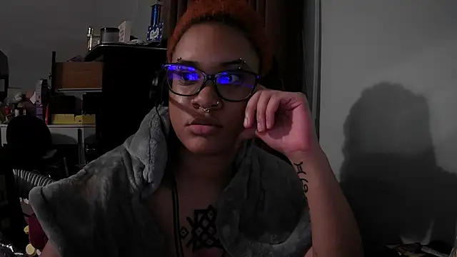Snapshot of nickytheehawtie chatting on 05-01-26, 02:27 nickytheehawtie online show from 05-01-26, 02:27