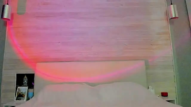 molly hunt  online show from 03-03-26, 03:56