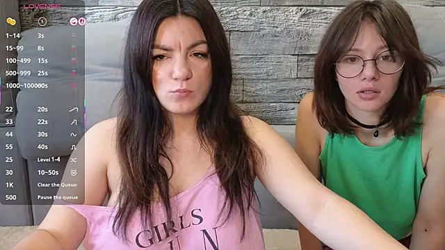 Vika loves you online show from 10-16-25, 02:12