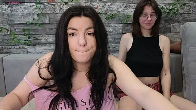 Vika loves you online show from 11-18-25, 02:17