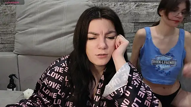 Vika loves you online show from 11-26-25, 02:12