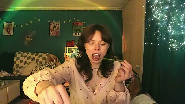 Snapshot of ClancyMorissey chatting on 05-10-26, 05:18 ClancyMorissey online show from 05-10-26, 05:18