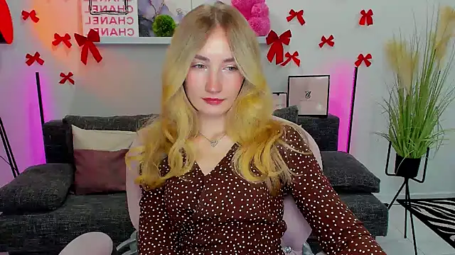 bella  rose online show from 02-18-25, 04:16