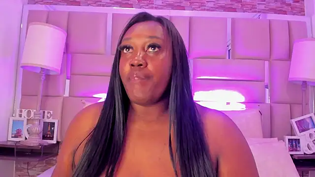 ShaniaBrownn online show from 11-08-25, 07:56