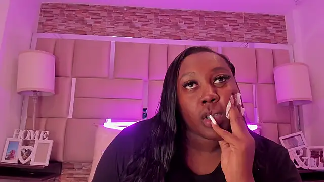 ShaniaBrownn online show from 02-03-26, 08:03