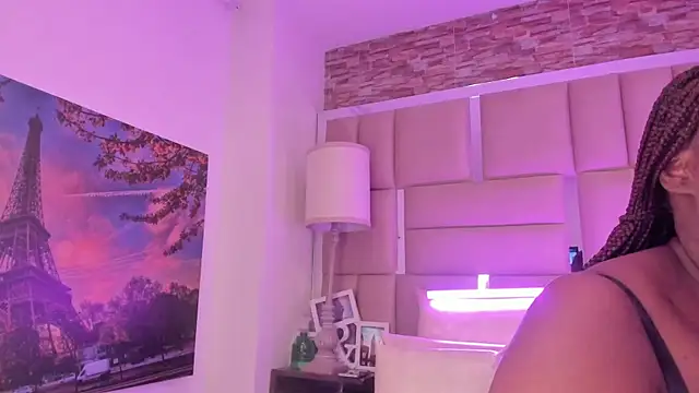 ShaniaBrownn online show from 04-16-26, 07:47