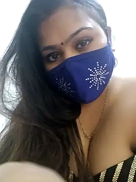 Snapshot of cutee__crazy chatting on 02-13-25, 05:01 cutee  crazy online show from 02-13-25, 05:01