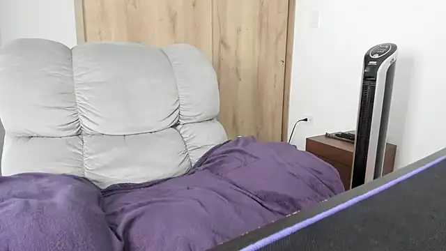 xspecialoomx online show from 04-13-26, 07:41