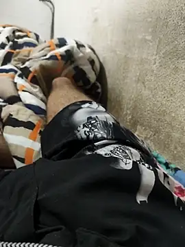 KleberL online show from 12-17-25, 05:02