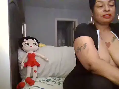 MSweetLindaParks online show from 03-08-25, 10:56