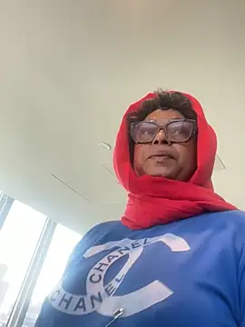 MSweetLindaParks online show from 04-16-26, 12:39