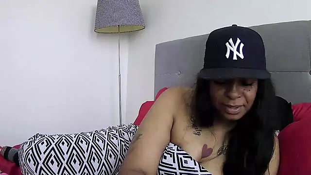 MSweetLindaParks online show from 06-11-26, 02:15