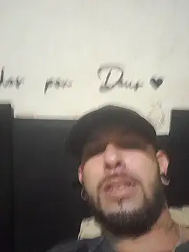 Snapshot of Bulldog2122 chatting on 10-03-25, 05:37 Bulldog2122 online show from 10-03-25, 05:37