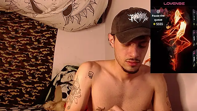 Snapshot of Apolo_S chatting on 12-22-25, 10:34 Apolo S online show from 12-22-25, 10:34