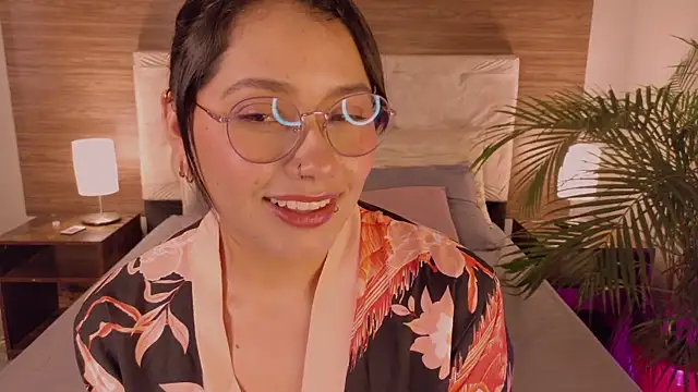 Snapshot of LauraRuiz1 chatting on 07-10-26, 09:50 LauraRuiz1 online show from 07-10-26, 09:50