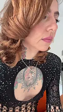 Evangelyne 1 online show from 11-17-25, 01:06