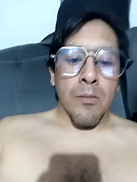 Snapshot of Yimicito chatting on 04-14-26, 05:02 Yimicito online show from 04-14-26, 05:02