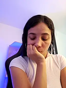 Snapshot of miaeyes chatting on 01-10-25, 01:20 miaeyes online show from 01-10-25, 01:20