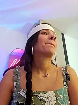 Snapshot of miaeyes chatting on 01-20-25, 04:23 miaeyes online show from 01-20-25, 04:23