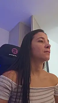 miaeyes online show from 11-19-25, 01:55