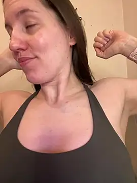 Snapshot of Nicole-Ray chatting on 01-12-25, 11:50 Nicole-Ray online show from 01-12-25, 11:50