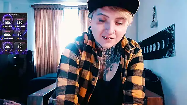 Marieblueeyes online show from 11-22-25, 04:06