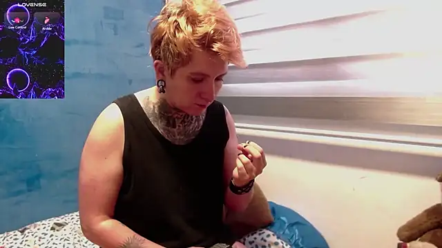 Marieblueeyes online show from 12-05-25, 04:25