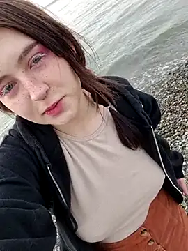 Yammy Yumi online show from 03-14-25, 01:24