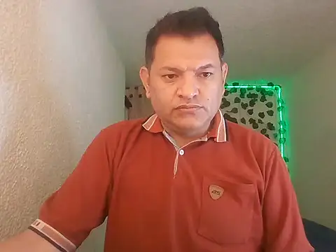 Snapshot of SexDiffrent chatting on 05-22-26, 07:30 SexDiffrent online show from 05-22-26, 07:30