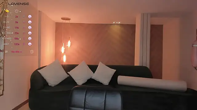 LilaWest online show from 01-29-25, 07:32