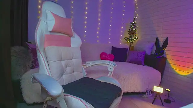 Snapshot of pepper_cat_ chatting on 05-27-26, 01:57 pepper cat online show from 05-27-26, 01:57