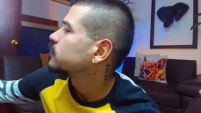 Snapshot of Markboyl chatting on 03-10-25, 12:15 Markboyl online show from 03-10-25, 12:15